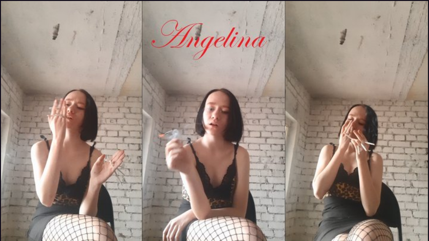 Angelina 18yo power smoker